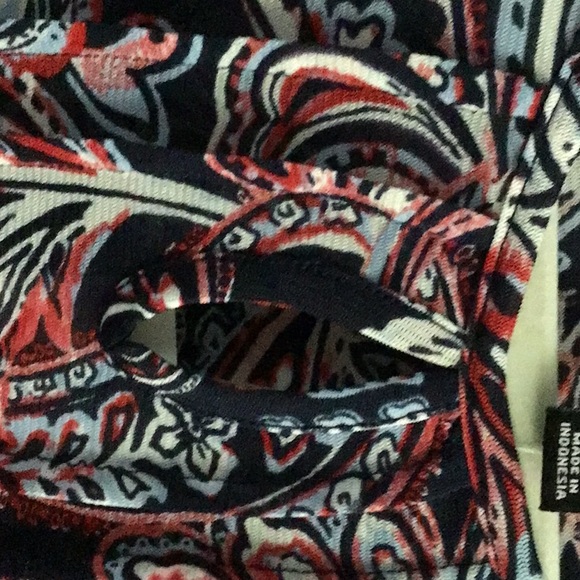 New with tags pretty summer top size M - Picture 3 of 5